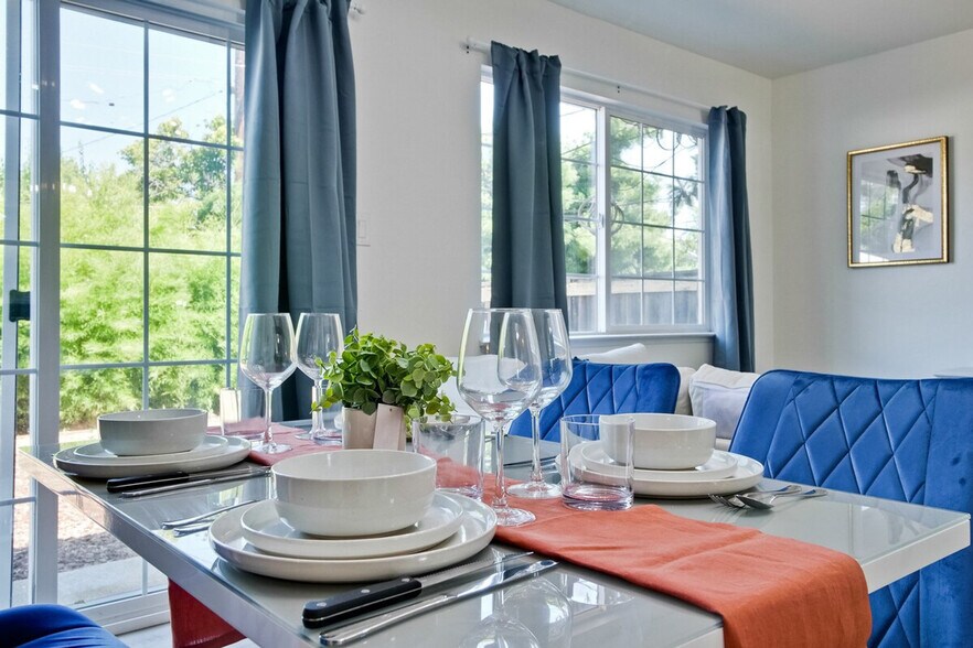 Building Photo - 1281 Flora Ave