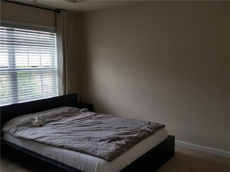 Building Photo - 805 Pleasant Hill Rd