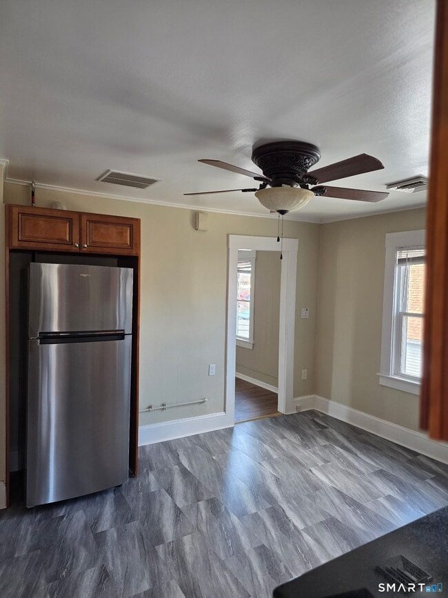 Building Photo - 22 Calvin Ave