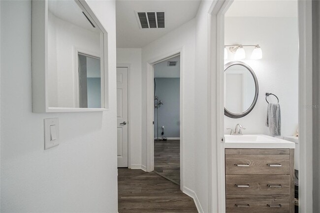 Building Photo - 520 Pheasant Dr