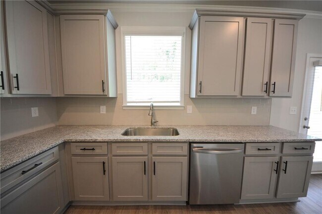 Building Photo - 7243 Millbrae Walk