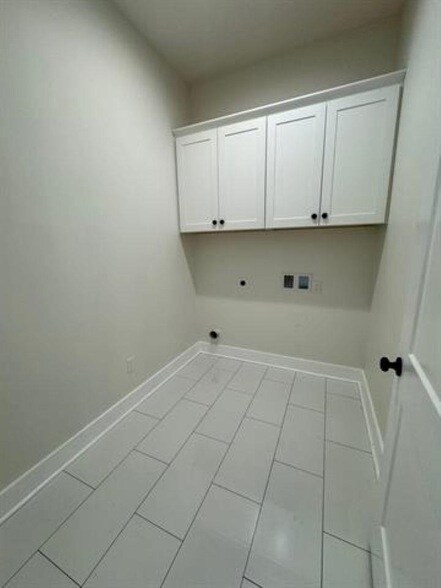 Building Photo - 3541 Sanctuary Dr