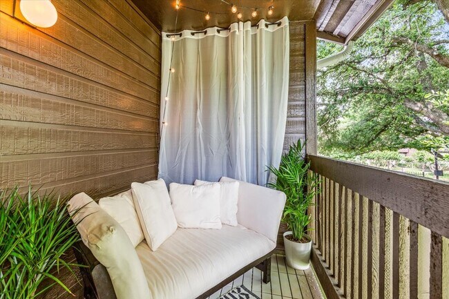 Building Photo - 2601 S Braeswood Blvd