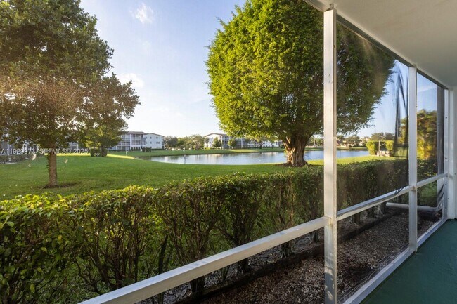 Building Photo - 130 Brighton Dr