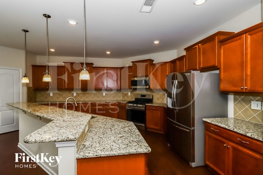 Building Photo - 134 Eden Ave