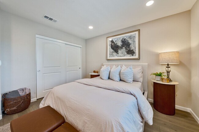 Building Photo - Designer Upgrades & Custom Touches in This Beautiful Rancho Cordova 3-Bedroom Home
