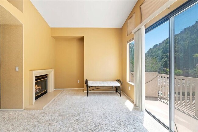 Building Photo - 2760 Hidden Hills Way W