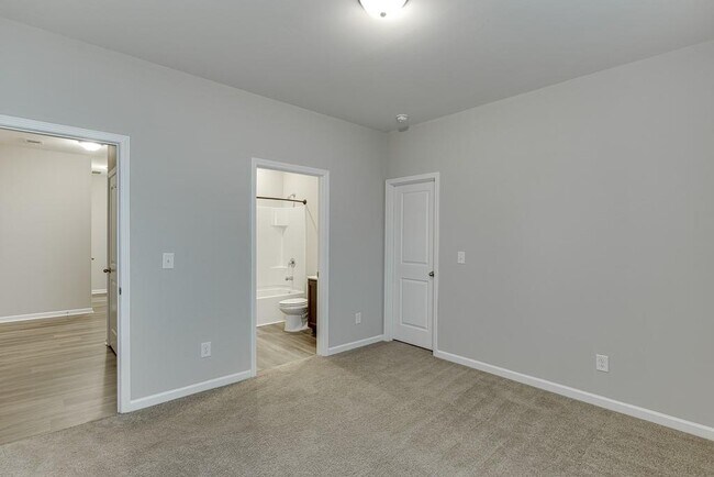 Building Photo - 145 Alexander Ln