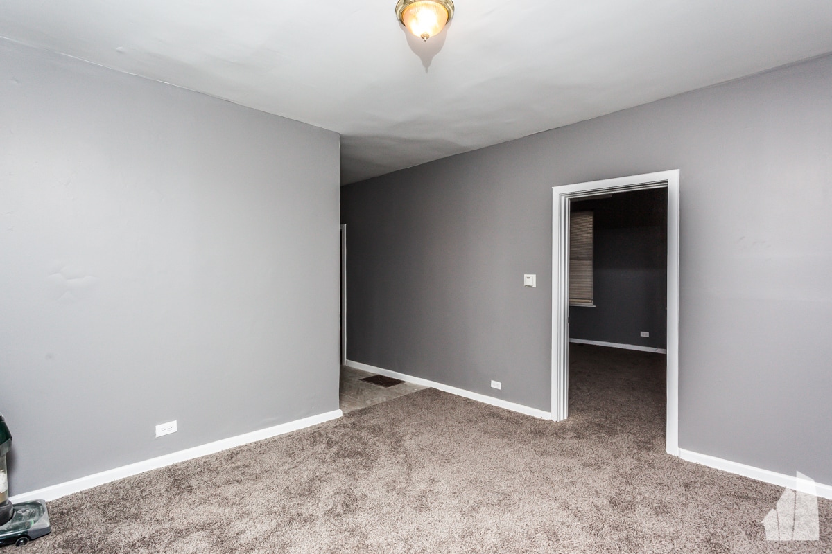 Building Photo - 1022 W Fry St