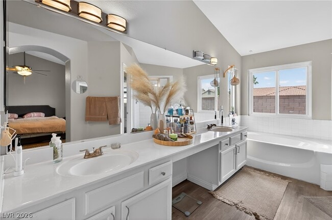 Building Photo - 1056 Kennebunk Cir