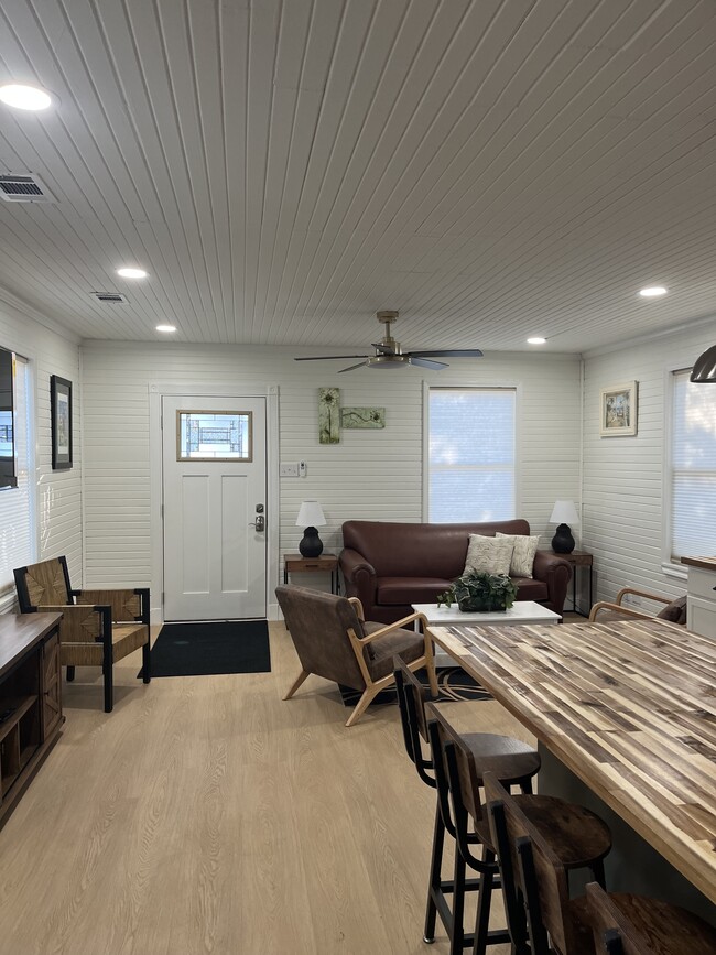 Building Photo - 904 Kentucky St