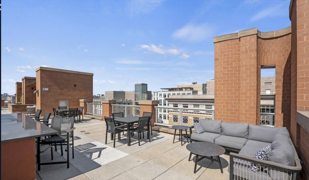 Building Photo - 631 D St NW