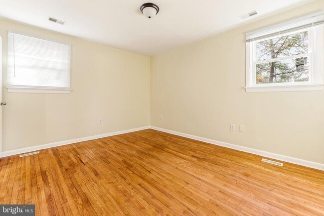 Building Photo - 305 American Way