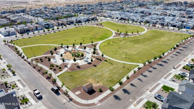 Building Photo - 3921 Desert Dunes Dr
