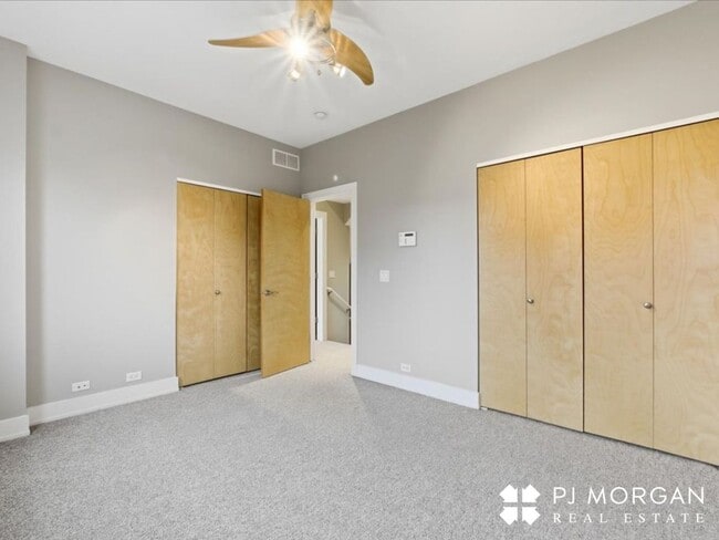 Building Photo - 2 Bedroom, 2 Bathroom Townhouse - Available Immediately