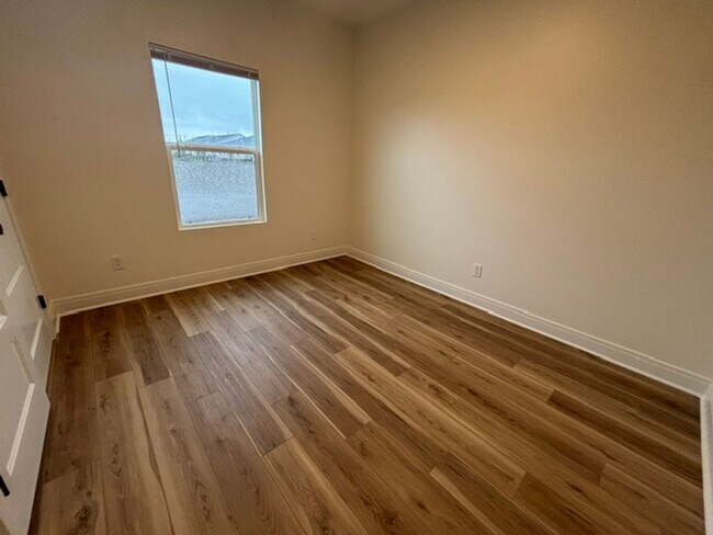 Building Photo - 5309 Rolly -