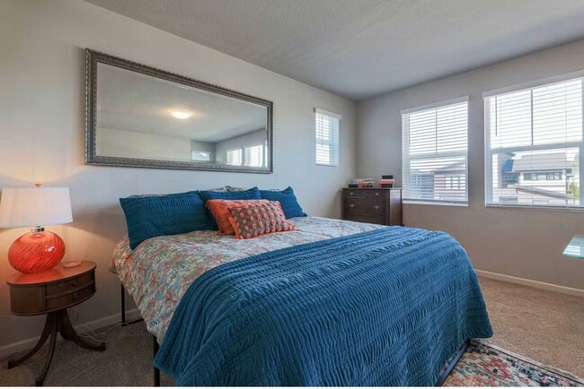 Building Photo - 3932 SE 69th Ave