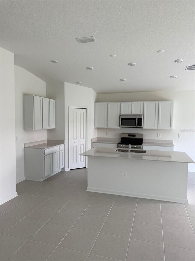Building Photo - 4777 Golden Knight Blvd