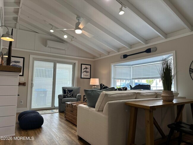 Building Photo - 225 Ocean Bay Blvd