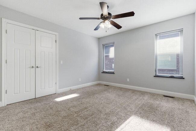 Building Photo - 3835 E Brookdale Terrace