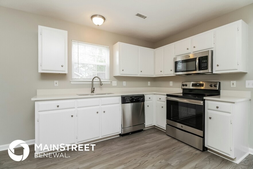 Building Photo - 448 Dorchester Dr
