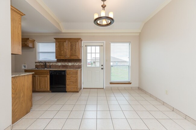 Building Photo - 12422/12424 CR 499