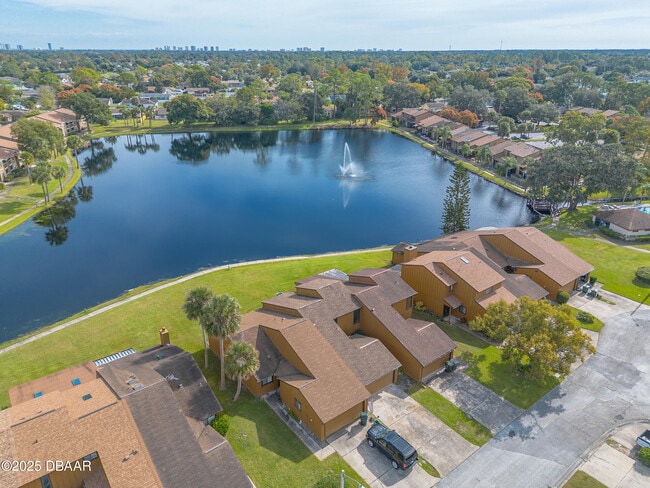 Building Photo - 120 Lakewood Village Cir