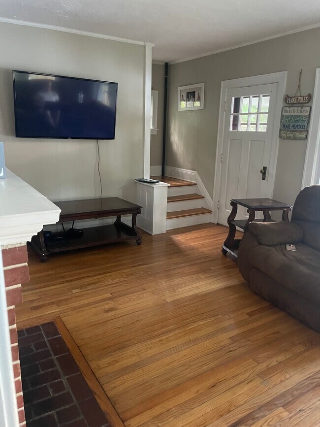 Building Photo - 90 Lake Ave