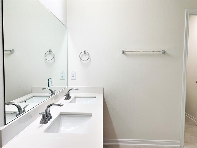 Building Photo - 1215 Painted Bunting Dr