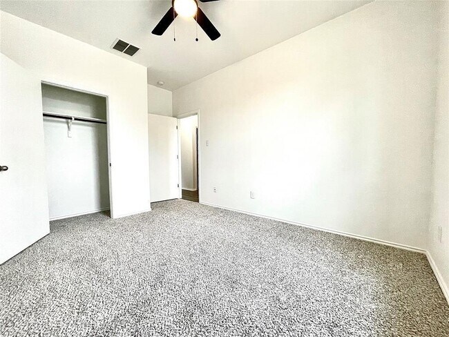 Building Photo - 1808 Paseo Verde Dr