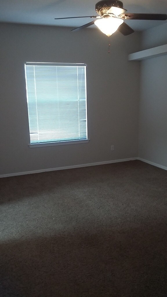 Building Photo - 4 Bedrooms 3 Baths EnergyStar Home