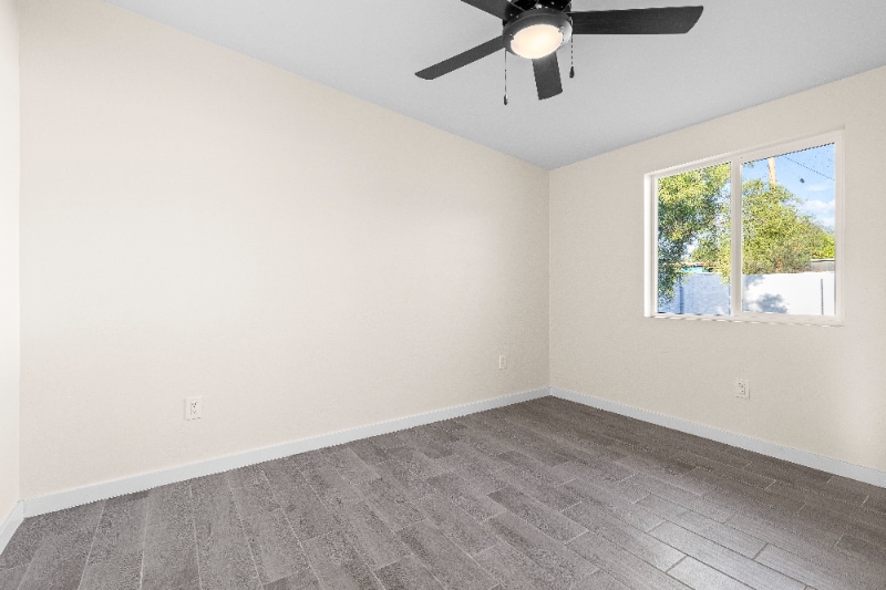 Building Photo - 4541 S 18th Ave