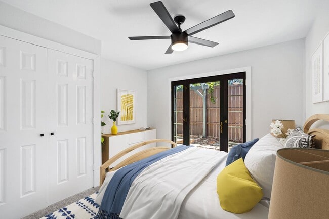 Building Photo - 6709 Town Bluff Dr