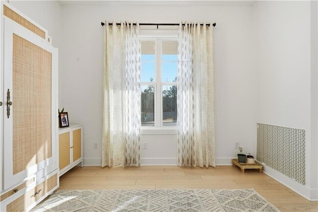 Building Photo - 415 Oakleigh Ave