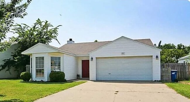 Primary Photo - 1207 Lo Mar St