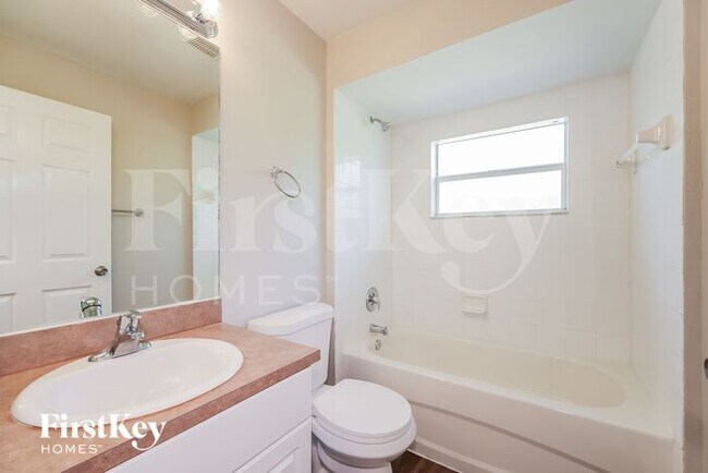 Building Photo - 315 Dill Ave