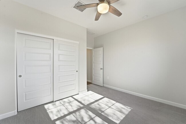 Building Photo - Modern 4-Bedroom Ranch-Style Corner Lot Home - *RENT SPECIAL*