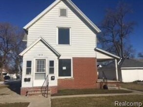 Building Photo - 1613 Lapeer Ave