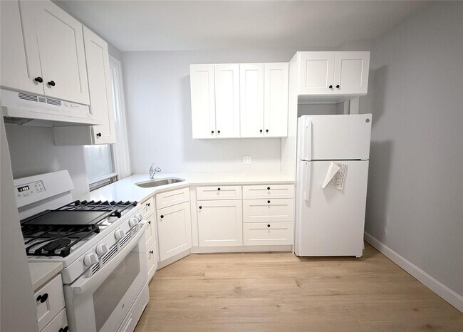 Building Photo - 228 Mamaroneck Ave