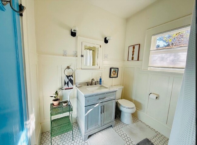 Building Photo - Beacon Hill Home