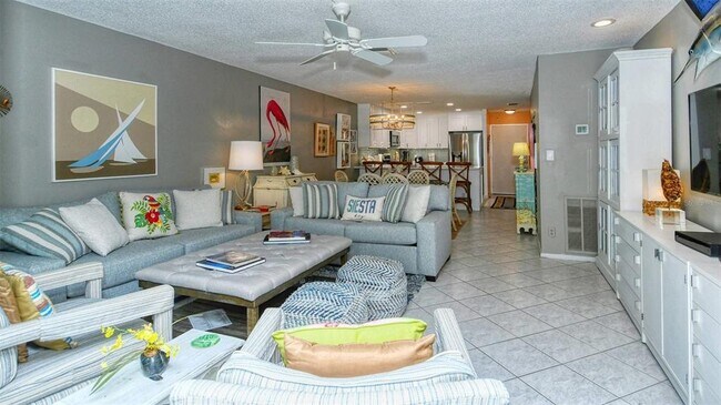 Building Photo - 1255 E Peppertree Dr