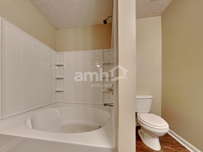 Building Photo - 70 Maxton Ave