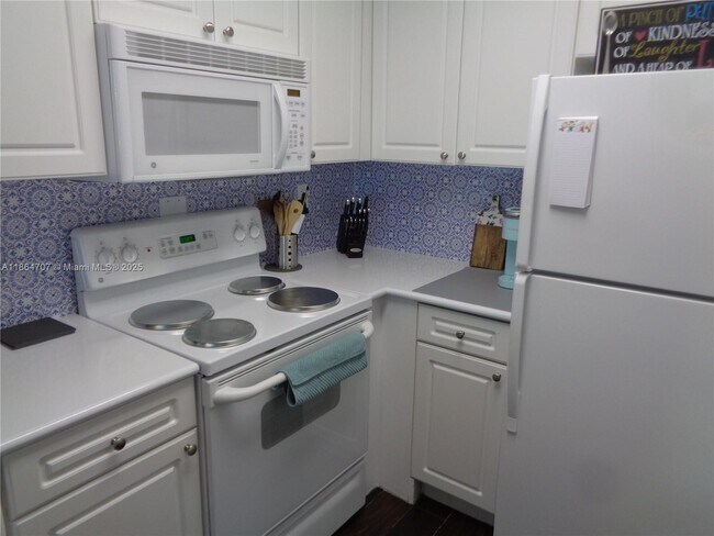 Building Photo - 2501 S Ocean Dr