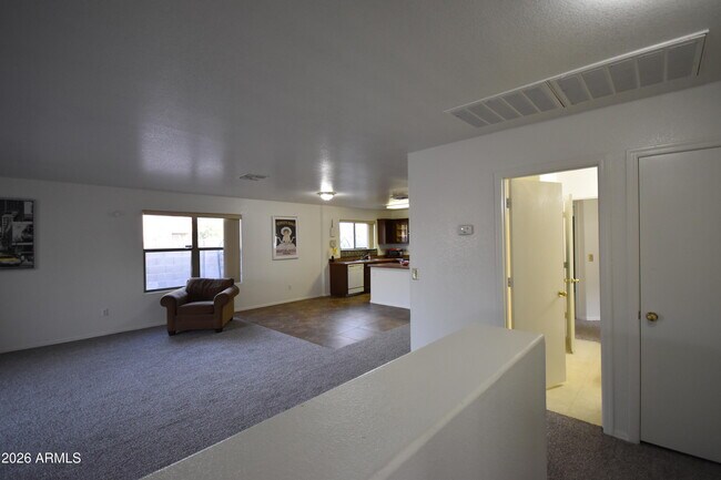 Building Photo - 2404 W Roeser Rd