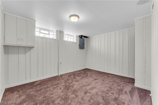 Building Photo - 9716 Alexander Rd