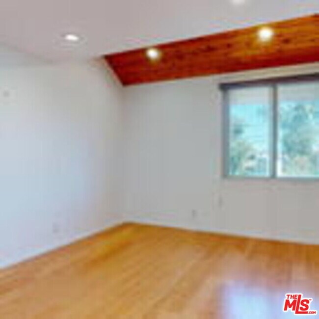 Building Photo - 8740 Tuscany Ave