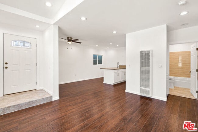 Building Photo - 2746 Santa Anita Ave
