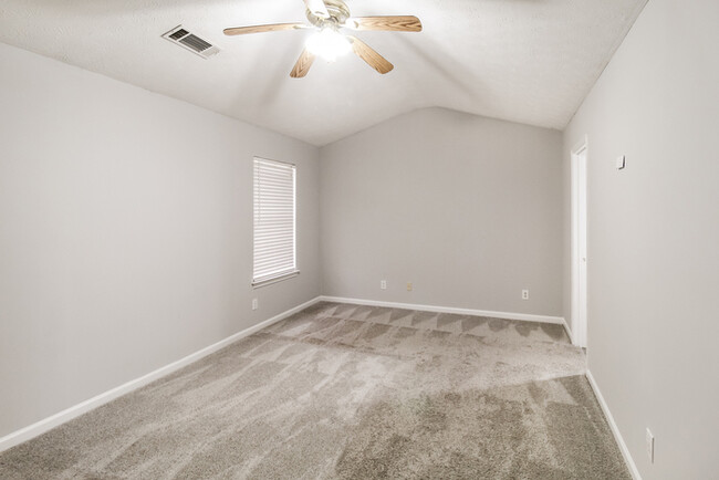 Building Photo - Home with Soaring Ceilings