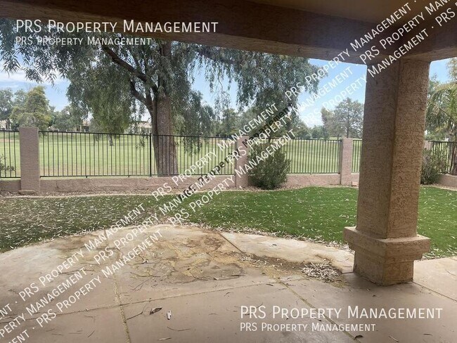 Building Photo - 2152 W Myrtle Dr