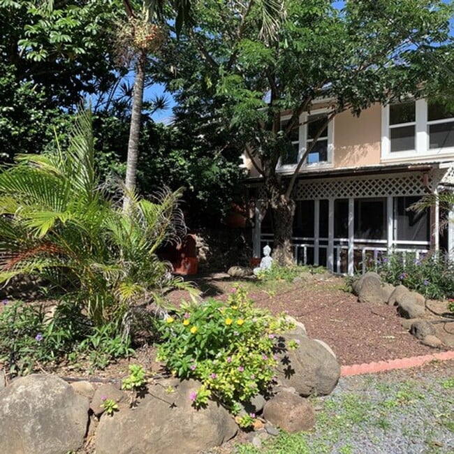 Building Photo - $1850. Garden Studio INCLUDES ALL UTILITES + WIFI INTERNET. Furnished.